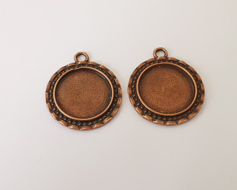 2 Round frame pendant blank base Antique copper plated pendant (32x27mm) (20mm Blank Size) G26011