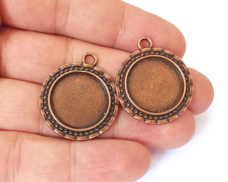 2 Round frame pendant blank base Antique copper plated pendant (32x27mm) (20mm Blank Size) G26011