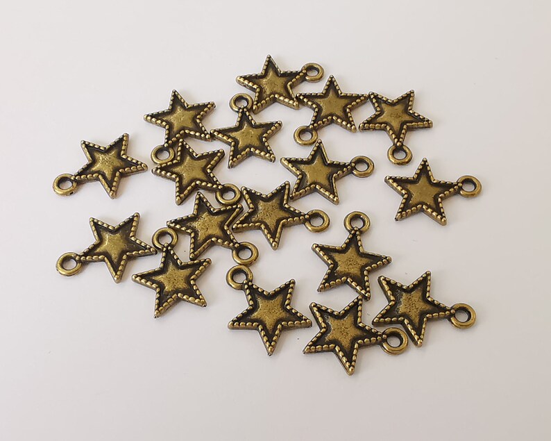 20 Stars charms Antique bronze plated charms (15x12mm) G26021