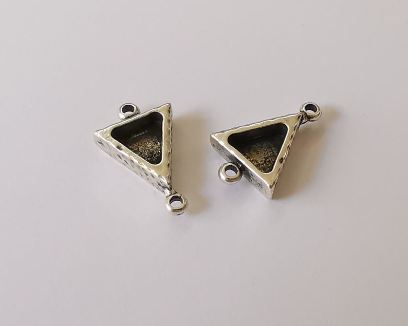 4 Triangle connector base resin pendant blank inlay mosaic blank bezel setting mountings Antique silver plated (9x9mm blank) G26027