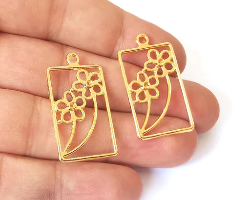 2 Flowers charms Shiny gold plated Charms (35x19mm) G26033