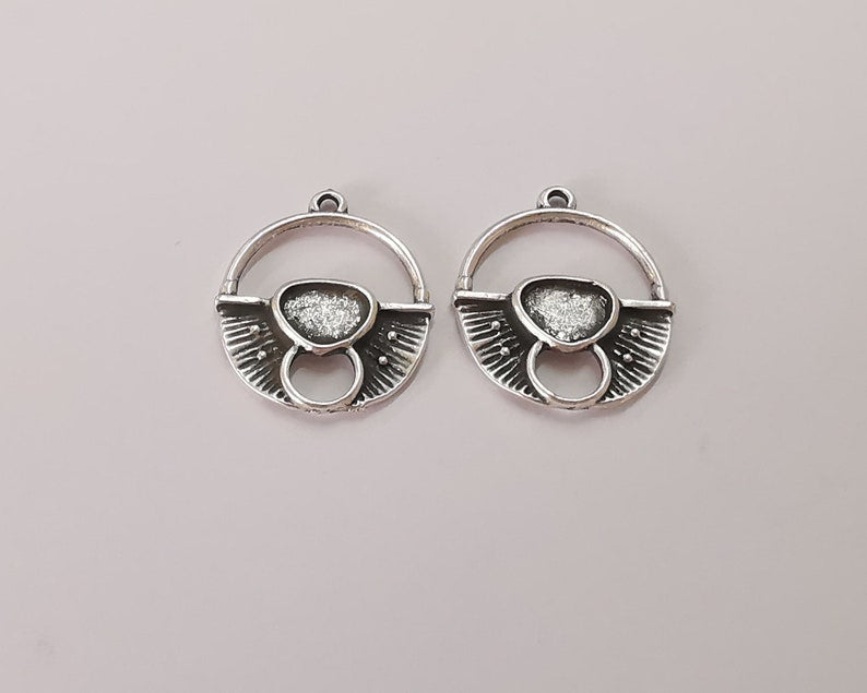 2 Silver ethnic bezel charm blank base Antique silver plated 25x20mm (Blank Size 8x6mm) G25835