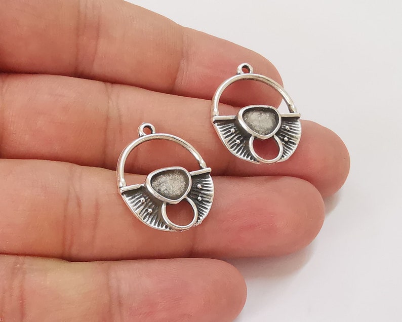 2 Silver ethnic bezel charm blank base Antique silver plated 25x20mm (Blank Size 8x6mm) G25835