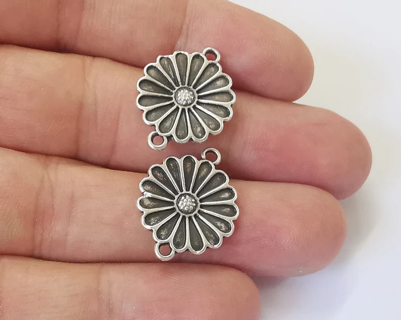 10 Flower charms connector Antique silver plated charms (23x18mm) G26070