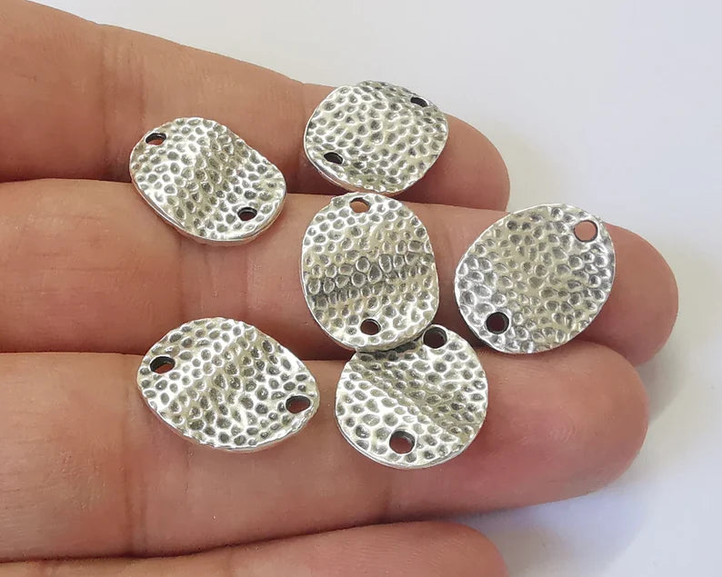 10 Wavy hammered connector charms Antique silver plated charms (18x15mm) G26072