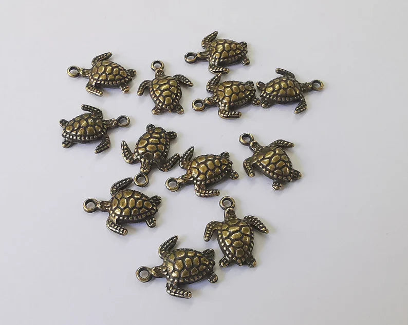 10 Sea turtle charms Antique bronze plated charms (17x14mm) G26076