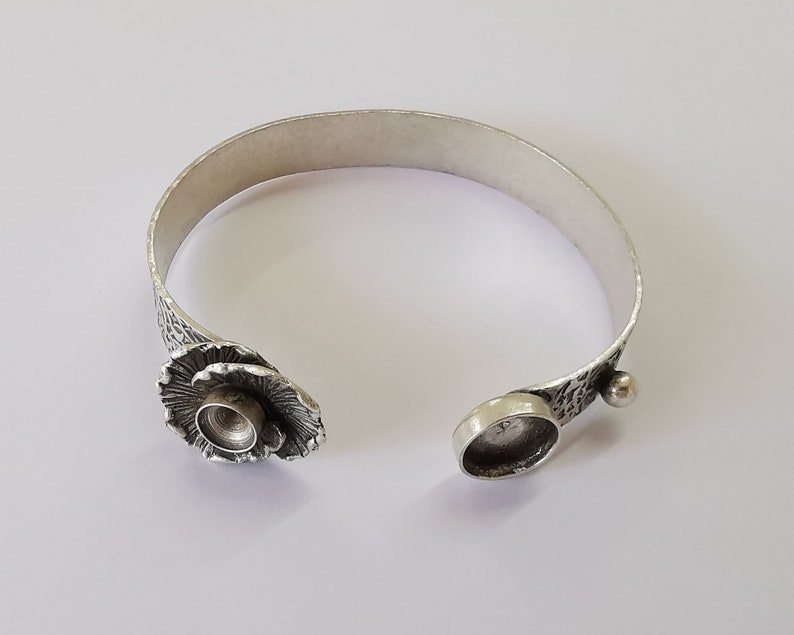 Flower branch bracelet brass Cuff blank bezel Glass cabochon base Adjustable Antique silver plated brass (11mm and 8mm blank) G25851