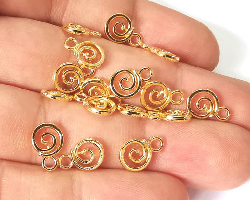 10 Swirl round charms Shiny gold plated charms (11x8mm) G26104