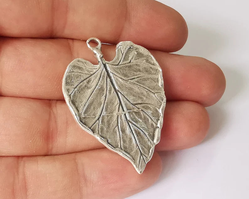 Leaf charm with oval dangle cup bezel blank Antique silver plated brass charm (45x33mm) G26112