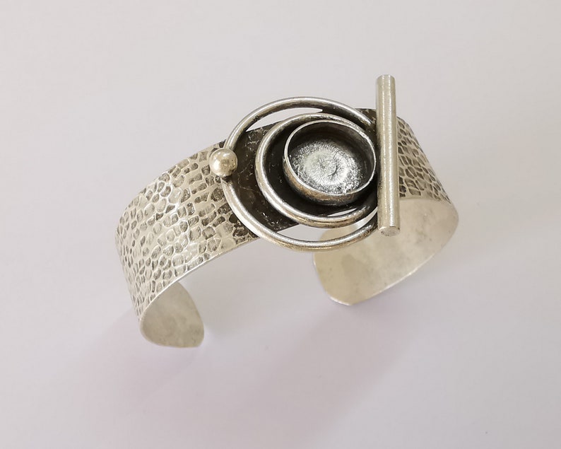Hammered circles silver bracelet brass cuff blank bezel Glass cabochon base Adjustable antique silver brass (14mm blank) G25866