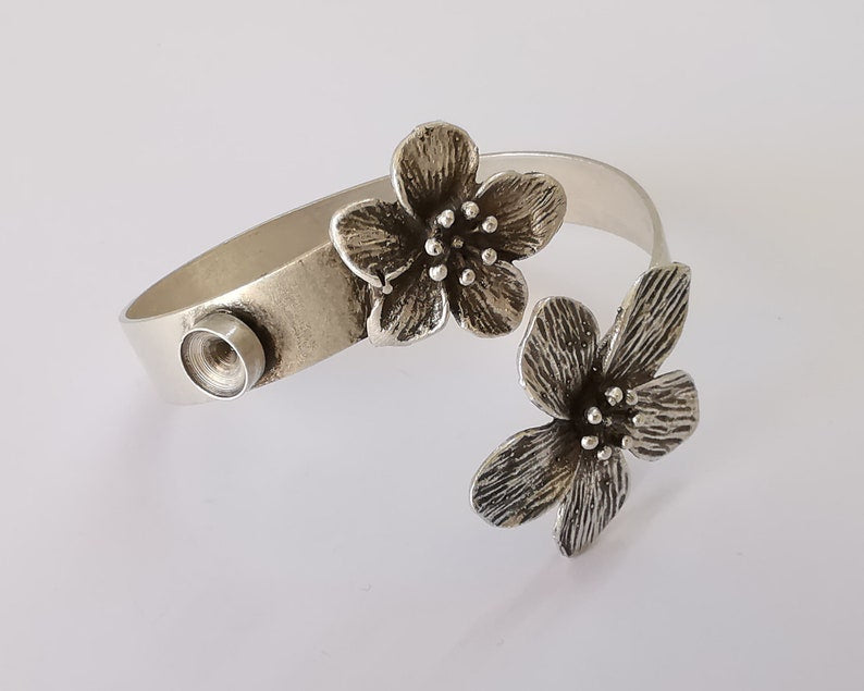 Flowers bracelet brass Cuff blank bezel Glass cabochon base Adjustable Antique silver plated brass (8mm blank) G25869
