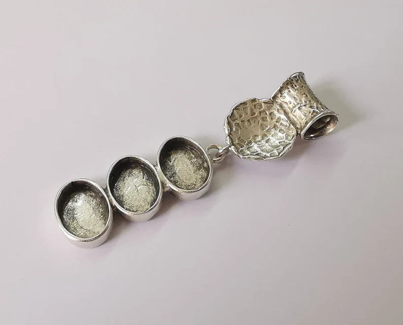 Hammered dangle pendant blank resin bezel mosaic mountings cabochon setting Antique silver plated brass (65x14mm)(14x10mm Bezel ) G26124