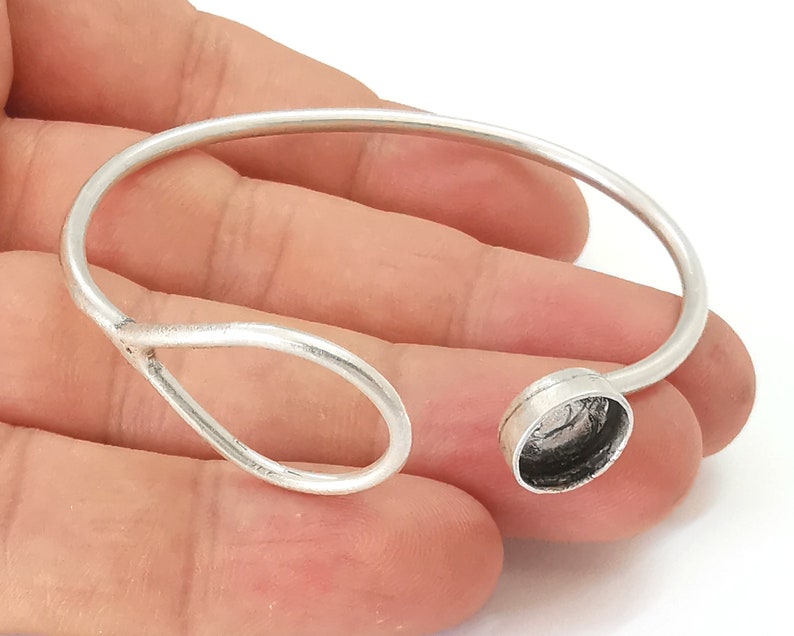 Drop bracelet brass Cuff blank bezel Glass cabochon base Adjustable Antique silver plated brass (10mm blank) G25876