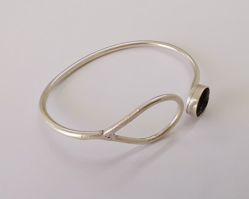 Drop bracelet brass Cuff blank bezel Glass cabochon base Adjustable Antique silver plated brass (10mm blank) G25876