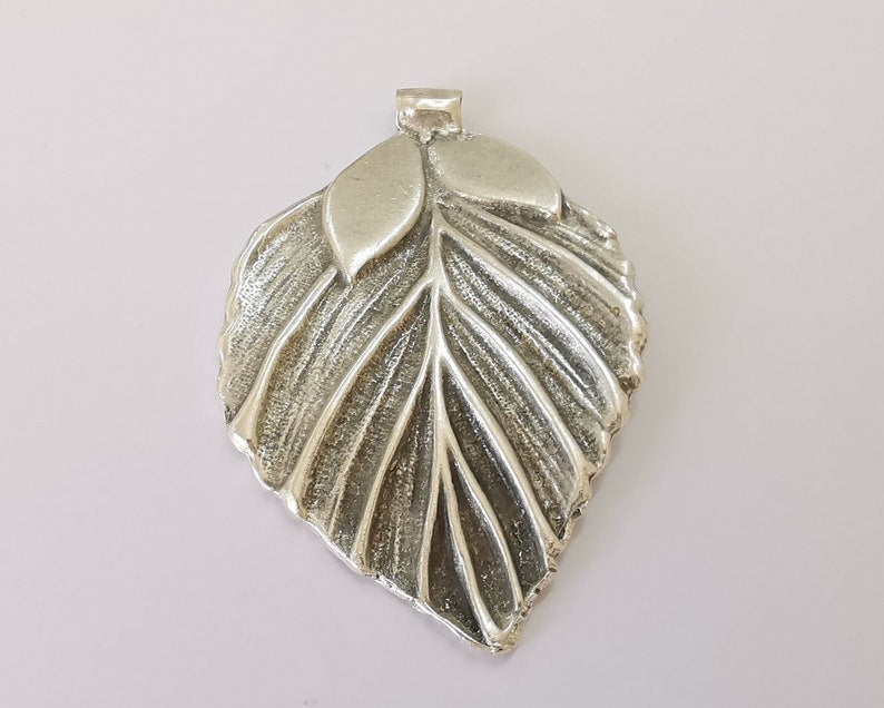 Leaf pendant Antique silver plated pendant (85x57mm) G25879