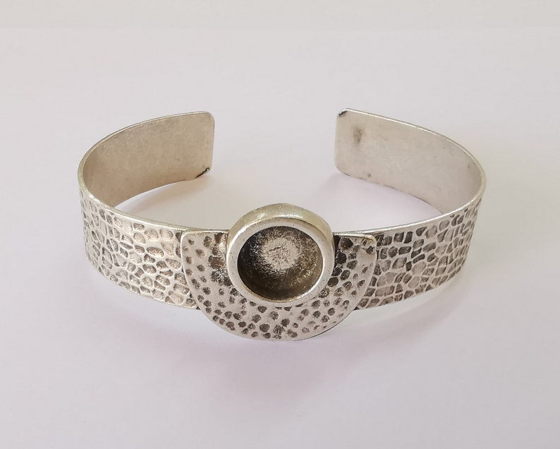 Semi circle hammered bracelet brass Cuff blank bezel Glass cabochon base Adjustable Antique silver plated brass (12mm blank) G25882