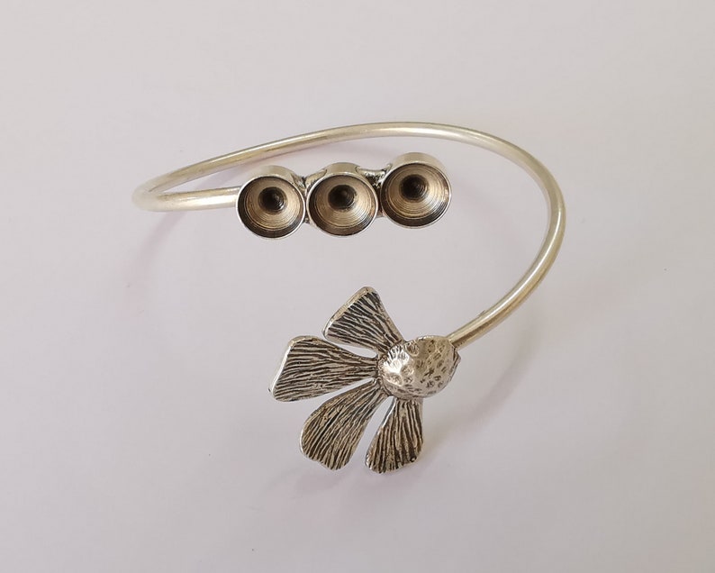 Flowers bracelet brass Cuff blank bezel Glass cabochon base Adjustable Antique silver plated brass (8mm blank) G25895