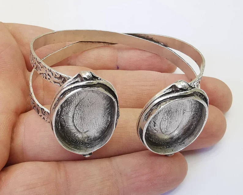 Textured bracelet cuff blank bezel Glass cabochon base Adjustable antique silver plated brass (25x18 mm ) G26133