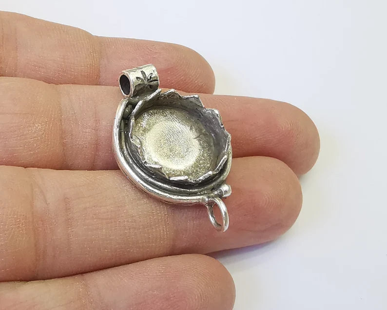 Flower silver pendant blank bezel base setting necklace blank mountings Antique silver plated brass (17 mm blank) G26139