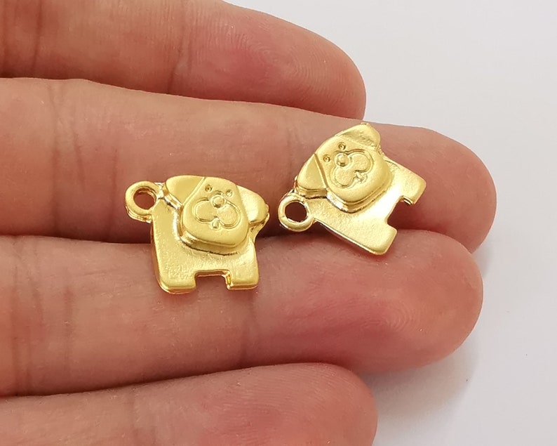 4 Dog charms Gold plated charms (16x13mm) G25905