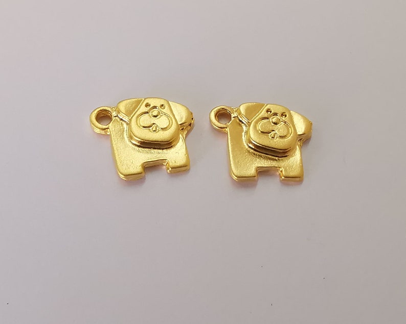 4 Dog charms Gold plated charms (16x13mm) G25905