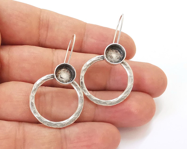 Hammered earring blank base settings silver resin cabochon inlay blank mountings Antique silver plated brass (8mm blank) 1 Set G25913