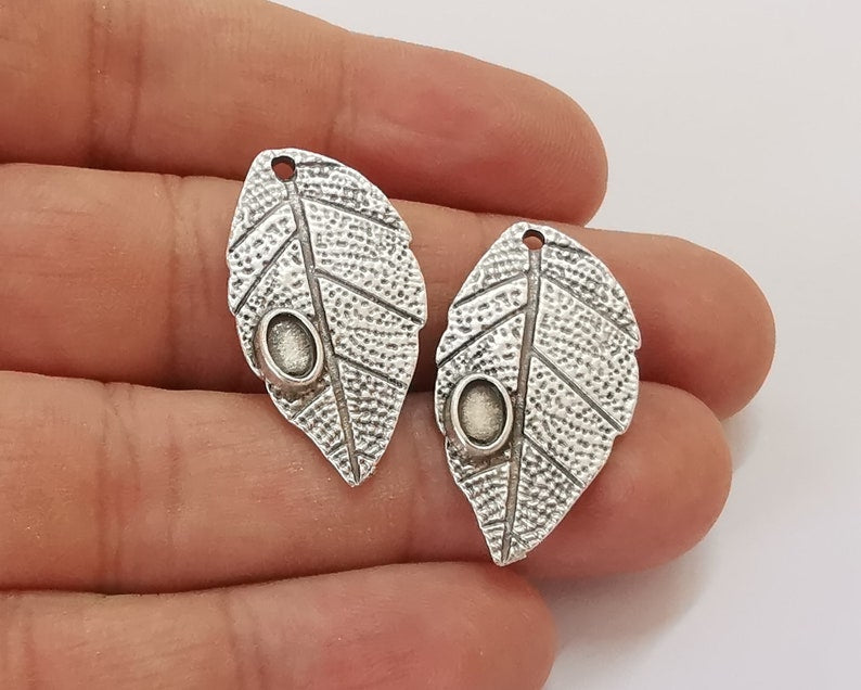 2 Silver leaf veined bezel charm blank base Antique silver plated 32x17mm (Blank Size 6x4mm) G25915