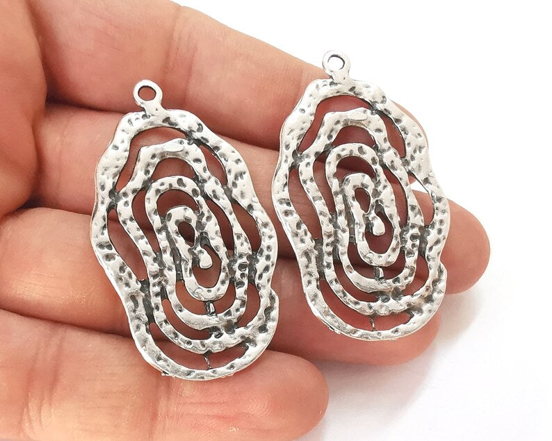 2 Swirl hammered charms Antique silver plated charm (52x30mm) G25918