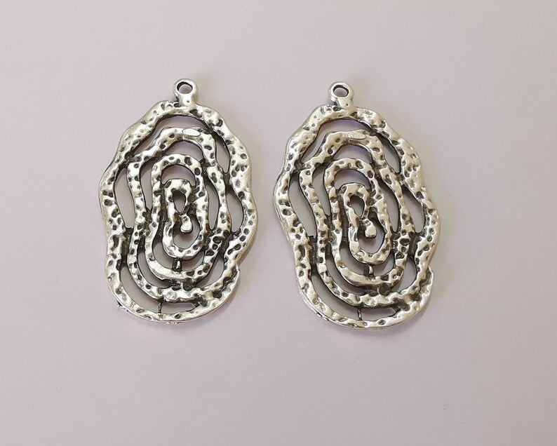 2 Swirl hammered charms Antique silver plated charm (52x30mm) G25918