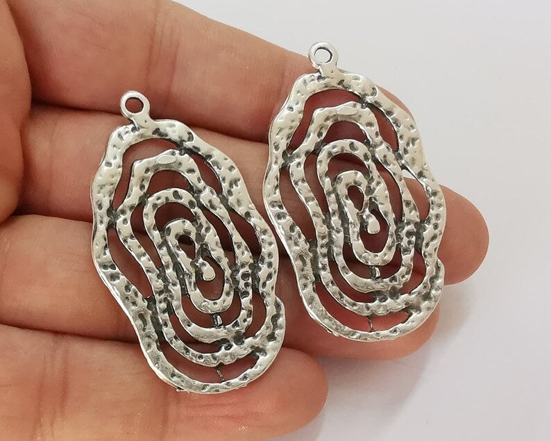 2 Swirl hammered charms Antique silver plated charm (52x30mm) G25918