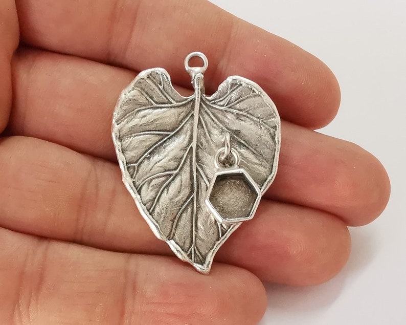 Leaf charm with Hexagonal Dangle Cup bezel blank Antique silver plated brass charm (45x33mm) G25928