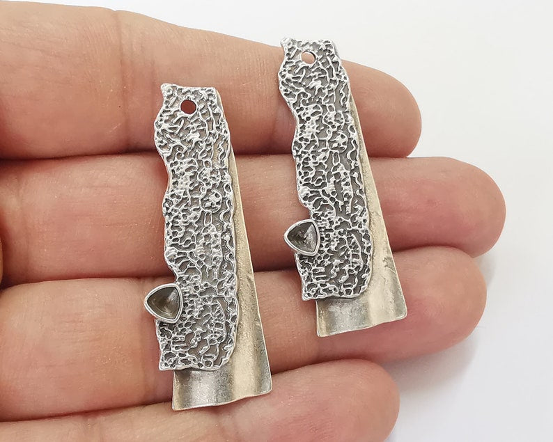 2 Tree bark charms Antique silver plated charms (46x16 mm) G25972