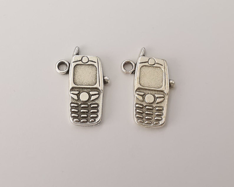 4 Mobile cell phone charms Antique silver plated charms (23x15mm) G25978