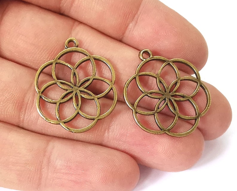 4 Circles flower charms Antique bronze plated charms (29x24mm) G26008