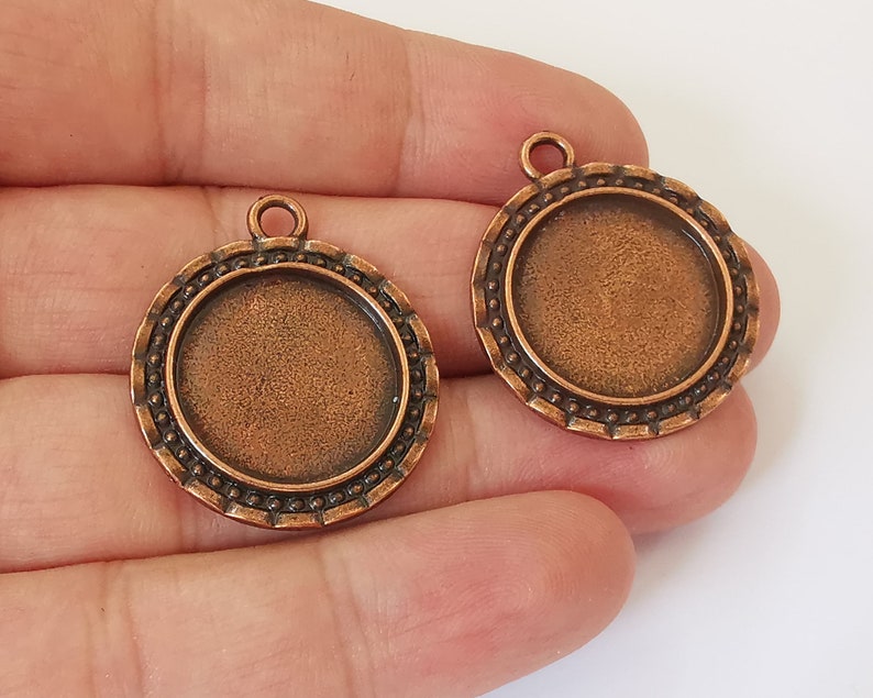 2 Round frame pendant blank base Antique copper plated pendant (32x27mm) (20mm Blank Size) G26011