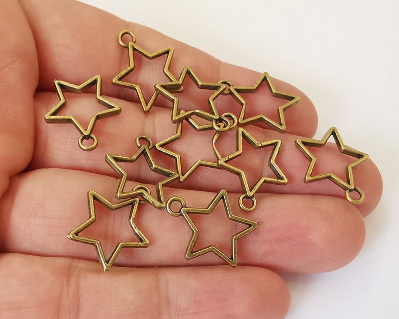 20 Stars charms Antique bronze plated charms (19x16mm) G26022