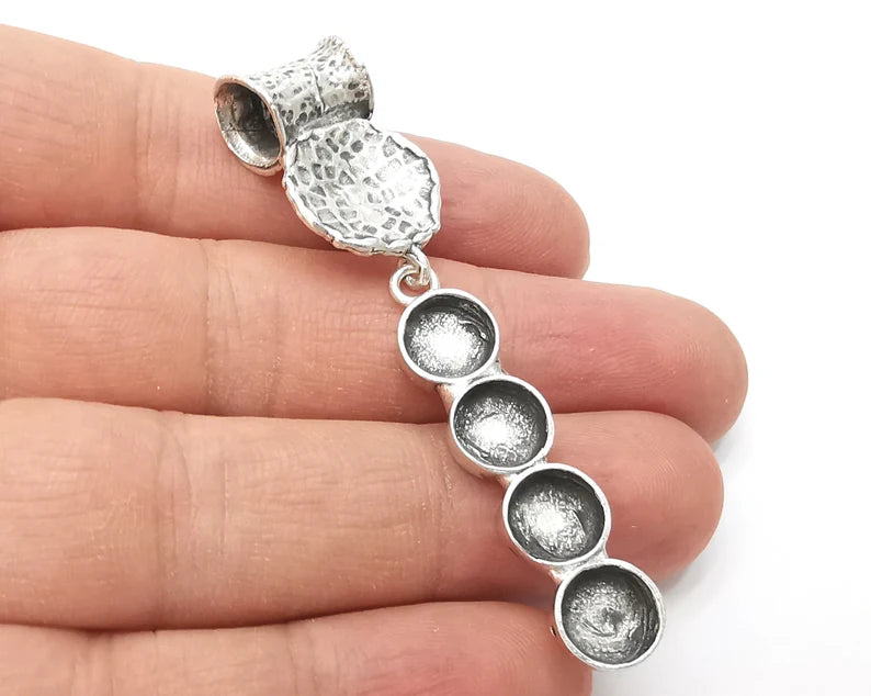 Hammered dangle pendant blank resin bezel mosaic mountings cabochon setting Antique silver plated brass (69x14mm)(8mm Bezels ) G26223