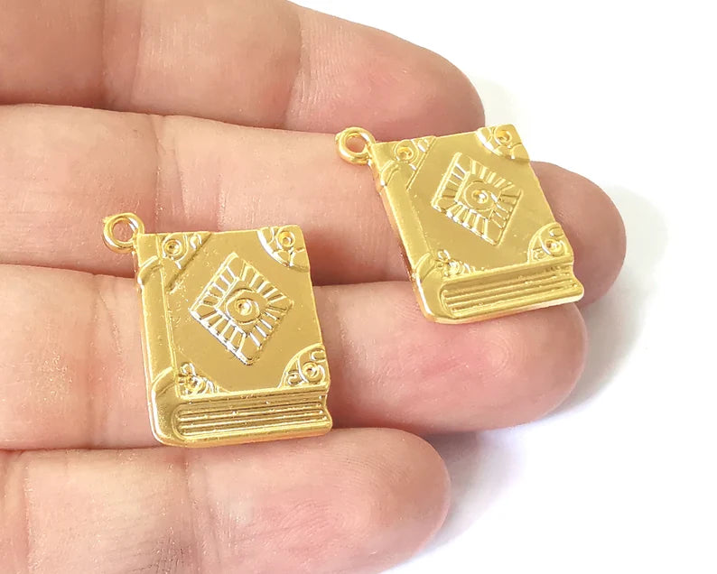 2 Book charms Gold plated charms (23x19mm) G26037