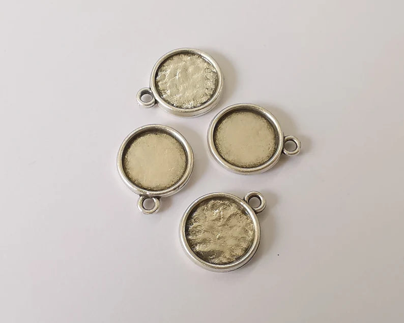 10 Round charms blank (blank on both sides ) Resin bezel Mosaic mountings Antique silver plated charms (18x15mm)( 12 mm blanks) G26042