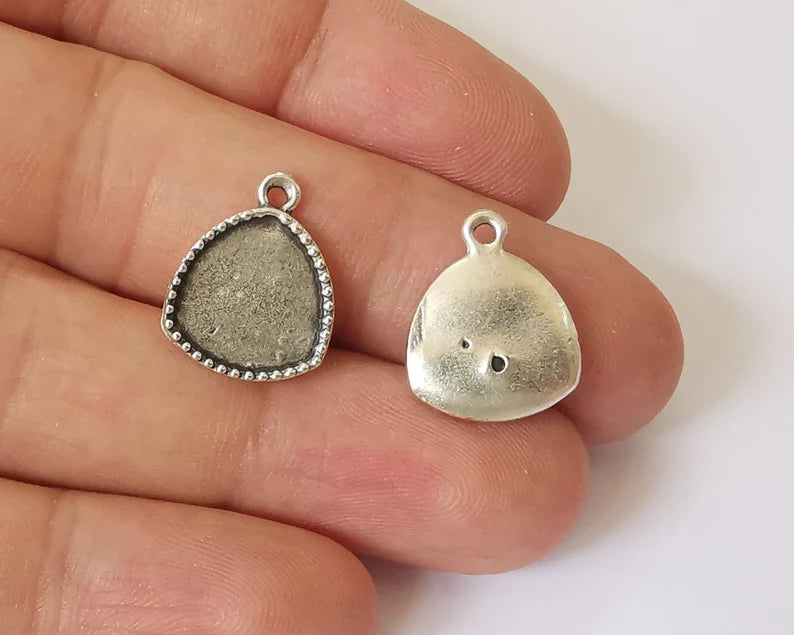 10 Silver charm blank base setting Antique silver plated 18x14mm (Blank Size 13x12mm) G26048