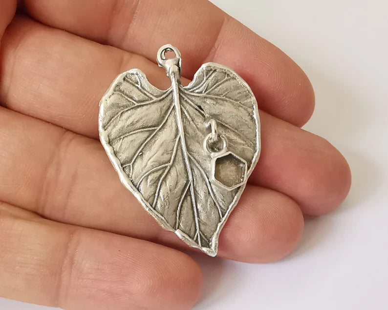 Leaf charm with hexagonal dangle cup bezel blank Antique silver plated brass charm (45x33mm) G26049