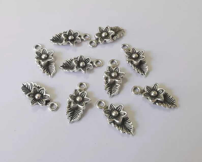10 Flower leaf charms Antique silver plated charms (21x11mm) G26071
