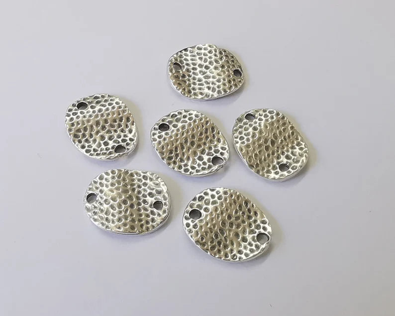 10 Wavy hammered connector charms Antique silver plated charms (18x15mm) G26072