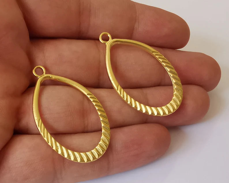 2 Ribbed oval charms Double sided Gold plated charms (42x25 mm) G24191