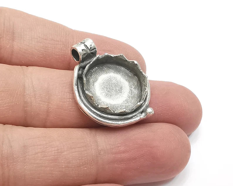 Flower silver pendant blank bezel base setting necklace blank mountings Antique silver plated brass (17 mm blank) G26263
