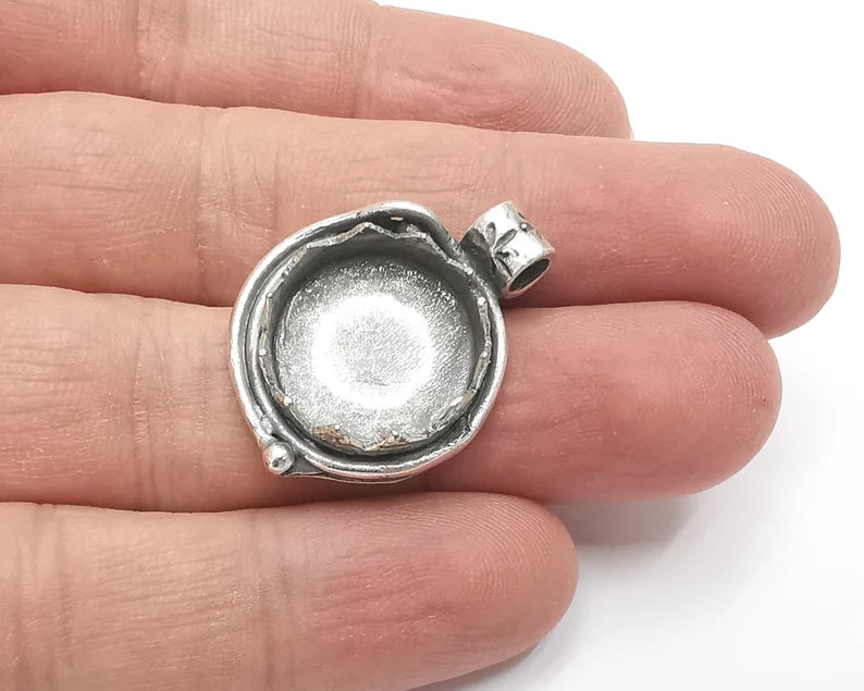 Flower silver pendant blank bezel base setting necklace blank mountings Antique silver plated brass (17 mm blank) G26263