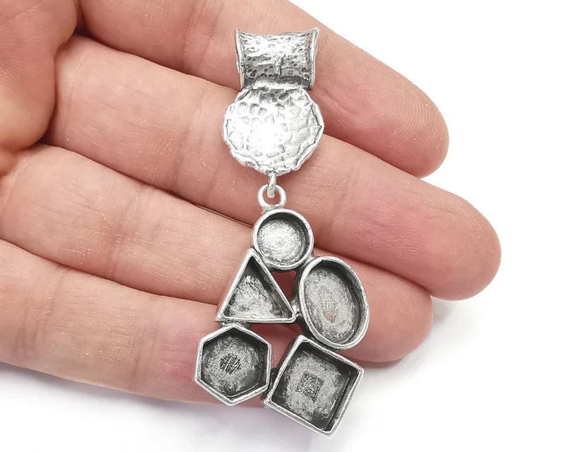 Hammered Disc Dangle Pendant Blank Resin Bezel Mosaic Mountings Cabochon Setting Antique Silver Plated Brass (67mm) g34709