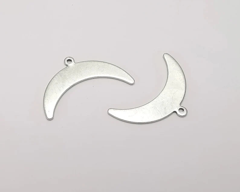 4 Moon crescent charms Antique silver plated brass charms (30x19mm) G26261