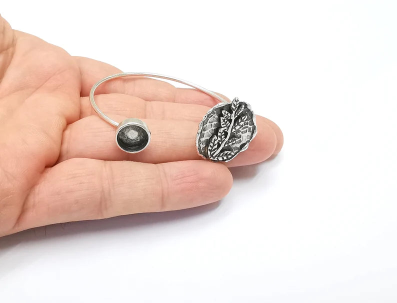 Hammered Disc Leafs Bracelet Blank Cuff Bezel Cabochon Base Resin Mountings Adjustable Antique Silver Plated Brass (10mm Blanks) G26517
