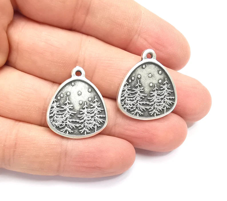 Winter Mountain Landscape Pine Tree Oval Pendant Charms Antique Silver Plated Charms (25x22mm) G26612